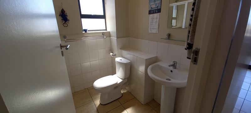 To Let 2 Bedroom Property for Rent in Fish Hoek Western Cape